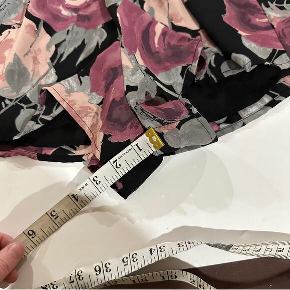 Lulus What’s Bloomin Bell Sleeve Black, Pink & Gray Floral‎ Romper Size S - Picture 13 of 13